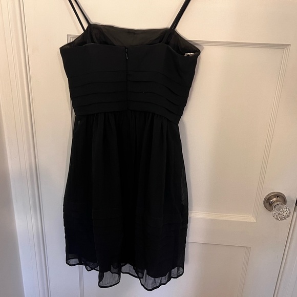 David’s Bridal Short Spaghetti Strap/Strapless Pleated Dress in Crinkle Chiffon - Picture 4 of 6